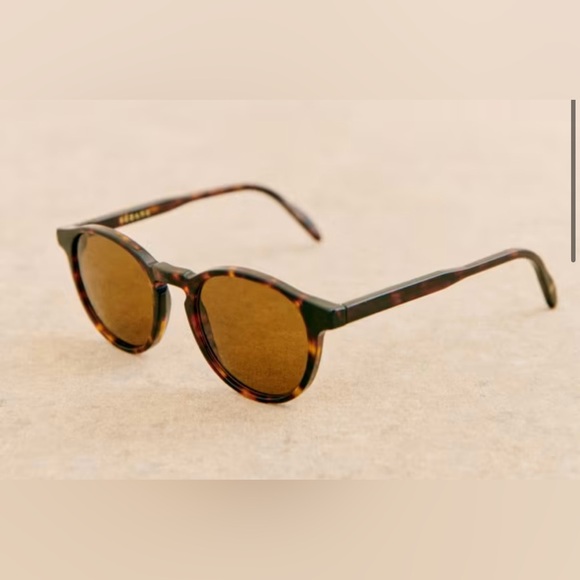 Sezane Accessories - Sezane Penelope Tortoiseshell sunglasses